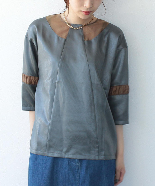 Three Four Time(スリーフォータイム)の「ギャザー切替スリーブレザーライクプルオーバー(その他トップス・レディース・カーキ/ブラック・ONE SIZE)」の7枚目の写真