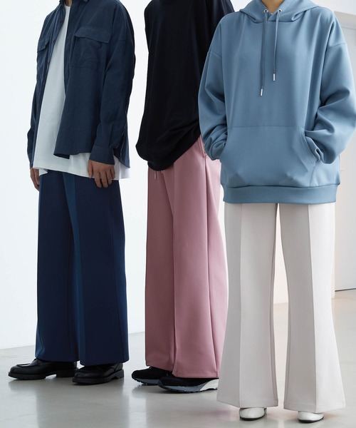 Like Us（ライクアス）の「【LikeUs】シルキーダンボールニットセンタープリーツセミワイドフレアパンツ（スラックス・メンズ・ブラウン/ワインレッド/ライトベージュ/チェリーピンク/オレンジ/ネイビー/ホワイト/グレイッシュブルー/イエロー/カーキ系/ブラック/ダークグレー/グレイッシュベージュ・XL/L/M）」の14枚目の写真