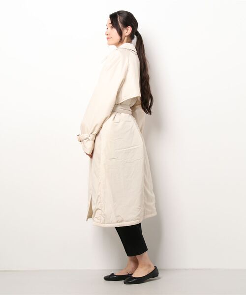 Monocoro toppi（モノコロトッピ）の「中綿入り キャンディースリーブ ロング トレンチコート（トレンチコート・レディース・ブラック/ベージュ/アイボリー・M/L）」の4枚目の写真