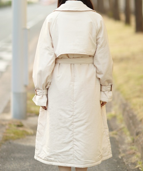 Monocoro toppi（モノコロトッピ）の「中綿入り キャンディースリーブ ロング トレンチコート（トレンチコート・レディース・ブラック/ベージュ/アイボリー・M/L）」の21枚目の写真