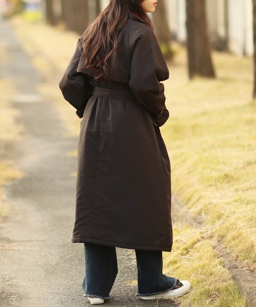 Monocoro toppi（モノコロトッピ）の「中綿入り キャンディースリーブ ロング トレンチコート（トレンチコート・レディース・ブラック/ベージュ/アイボリー・M/L）」の18枚目の写真