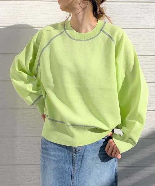 Q(キュー)の「接結トレーナー風ニット(ニット/セーター・レディース・ライム/アイボリー・MEDIUM)」の1枚目の写真