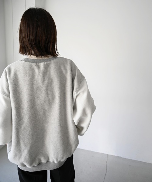 CANAL JEAN（キャナルジーン）の「RCW BLUE LABEL(ブルーレーベル) 起毛配色オーバーサイズトレーナー（スウェット・レディース・グレー・38）」の4枚目の写真