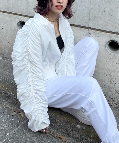 SPIRALGIRL（スパイラルガール）の「袖ギャザーコンパクトMA-1（MA-1・レディース・ブラック/オフホワイト・FREE）」の17枚目の写真