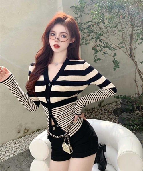 LUGG NAGG（ラグナグ）の「ダブルボーダーリブニットスリムカーディガン（カーディガン/ボレロ・レディース・ホワイト×ブラック・M）」の6枚目の写真