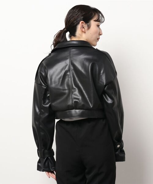 ENVYM（アンビー）の「ドロップショルダーフェイクレザーＪＫ（その他アウター・レディース・ブラック・FREE）」の16枚目の写真