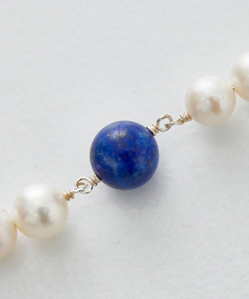 LiNoH(リノー)の「PEARL×NATURAL STONE NECKLACE(ネックレス・メンズ・ブルー/グリーン・FREE)」の5枚目の写真