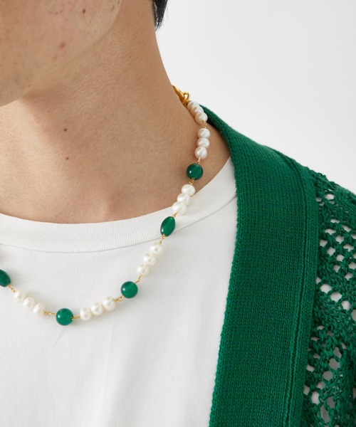 LiNoH(リノー)の「PEARL×NATURAL STONE NECKLACE(ネックレス・メンズ・ブルー/グリーン・FREE)」の4枚目の写真