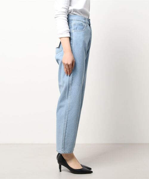 HONEYSUCKLE ROSE（ハニーサックルローズ）の「【HONEYSUCKLE ROSE】ハイウエストテーパードデニムパンツ（デニムパンツ・レディース・ライトインディゴブルー・L/S/M）」の3枚目の写真