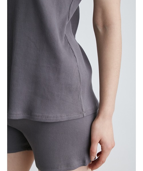 gelato pique(ジェラートピケ)の「【BASIC】カップ付きリブキャミ(キャミソール・レディース・オフホワイト/ダークグレー・FREE)」の9枚目の写真