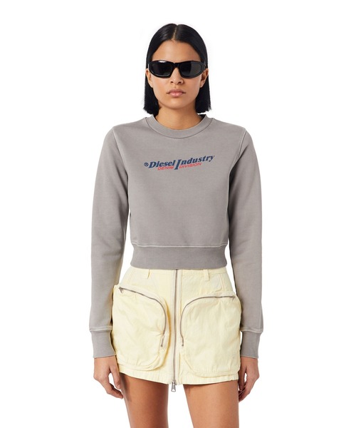 DIESEL(ディーゼル)の「レディース スウェット ショート丈 クルーネック ロゴ(スウェット・レディース・グレー/ホワイト/イエロー・LARGE/X-LARGE/MEDIUM/SMALL)」の11枚目の写真