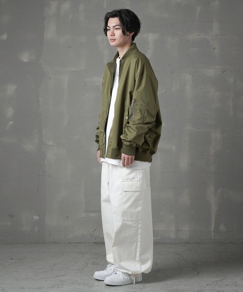 SPINNS（スピンズ）の「ビッグシルエット MA-1ジャケット（MA-1・メンズ・カーキ/アイボリー/ブラック・ONESIZE）」の6枚目の写真