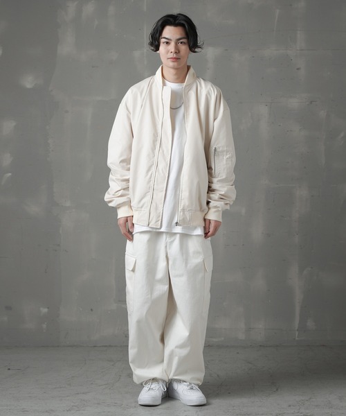 SPINNS（スピンズ）の「ビッグシルエット MA-1ジャケット（MA-1・メンズ・カーキ/アイボリー/ブラック・ONESIZE）」の15枚目の写真