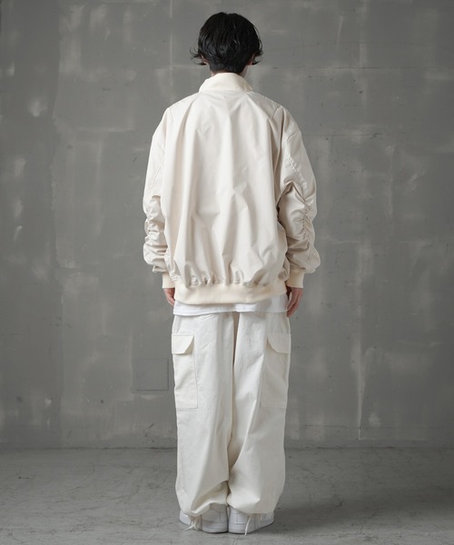 SPINNS（スピンズ）の「ビッグシルエット MA-1ジャケット（MA-1・メンズ・カーキ/アイボリー/ブラック・ONESIZE）」の12枚目の写真