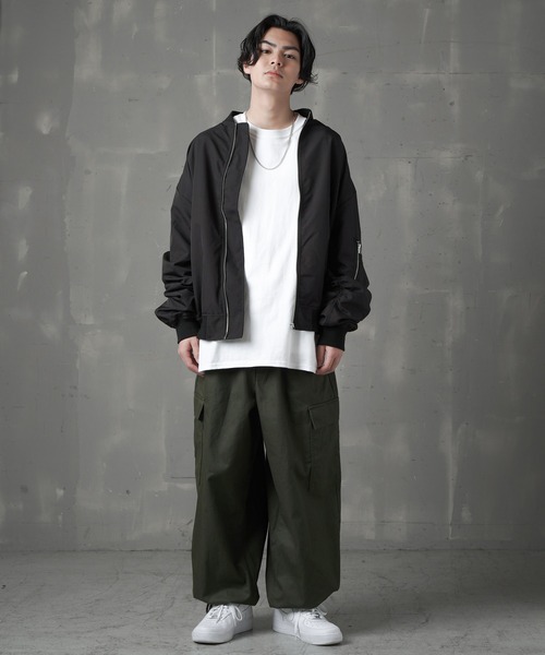 SPINNS（スピンズ）の「ビッグシルエット MA-1ジャケット（MA-1・メンズ・カーキ/アイボリー/ブラック・ONESIZE）」の20枚目の写真