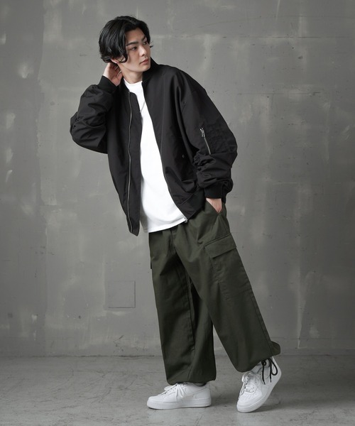 SPINNS（スピンズ）の「ビッグシルエット MA-1ジャケット（MA-1・メンズ・カーキ/アイボリー/ブラック・ONESIZE）」の22枚目の写真