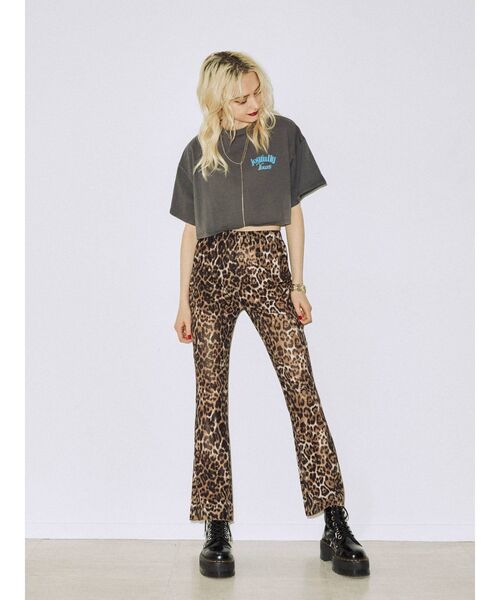 jouetie(ジュエティ)の「フラワークロップド Tシャツ(Tシャツ/カットソー・レディース・アイボリー/ブラック/レッド・MEDIUM)」の8枚目の写真