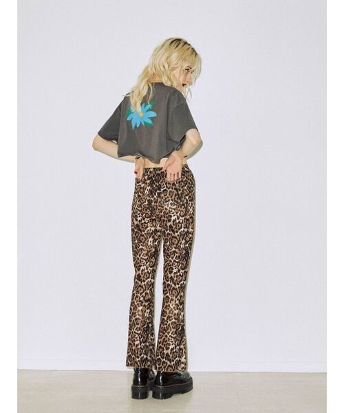 jouetie(ジュエティ)の「フラワークロップド Tシャツ(Tシャツ/カットソー・レディース・アイボリー/ブラック/レッド・MEDIUM)」の9枚目の写真