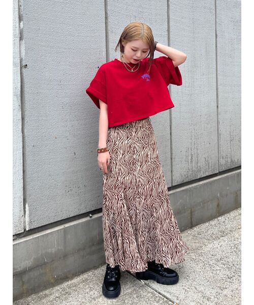 jouetie(ジュエティ)の「フラワークロップド Tシャツ(Tシャツ/カットソー・レディース・アイボリー/ブラック/レッド・MEDIUM)」の20枚目の写真