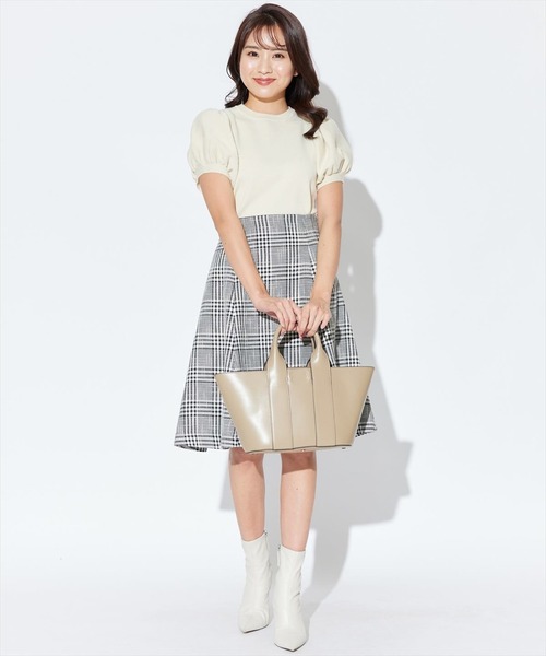 SWINGLE（スウィングル）の「【日本製】ＴＲスラブチェックフレアスカート（スカート・レディース・ブラック系その他/ベージュ系その他・SMALL/MEDIUM）」の2枚目の写真