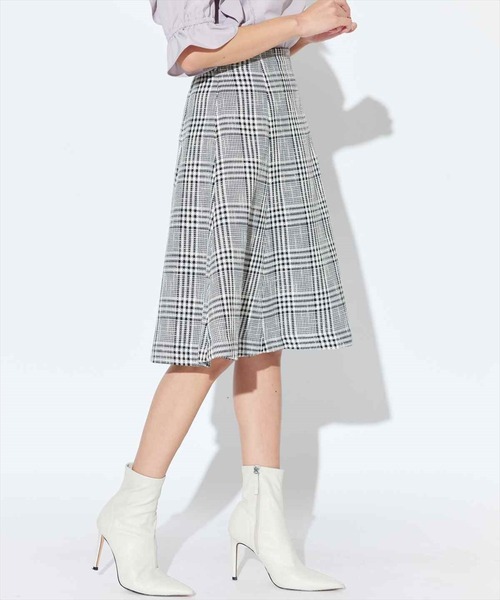 SWINGLE（スウィングル）の「【日本製】ＴＲスラブチェックフレアスカート（スカート・レディース・ブラック系その他/ベージュ系その他・SMALL/MEDIUM）」の8枚目の写真