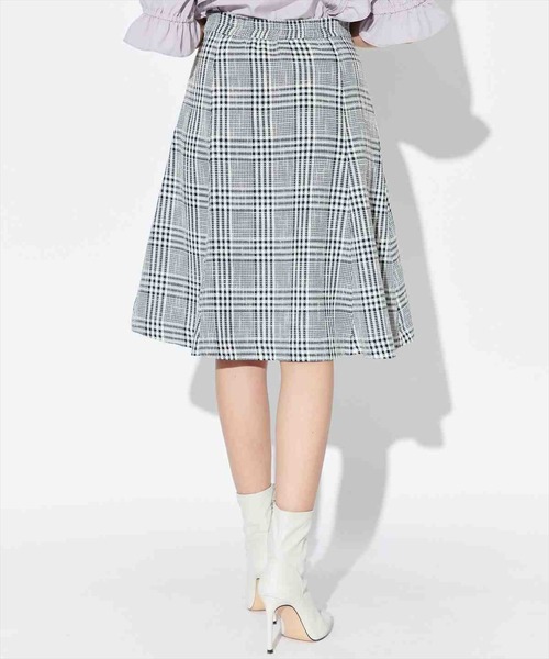 SWINGLE（スウィングル）の「【日本製】ＴＲスラブチェックフレアスカート（スカート・レディース・ブラック系その他/ベージュ系その他・SMALL/MEDIUM）」の9枚目の写真