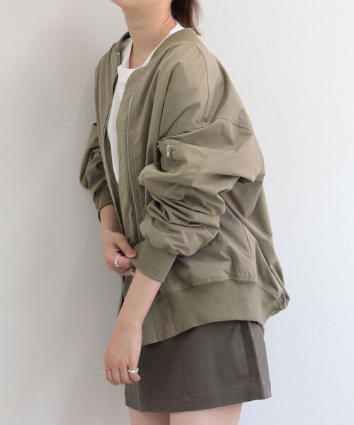 fredy repit（フレディレピ）の「MA1　ビッグシルエット ブルゾン（MA-1・レディース・ネイビー/カーキ/アイボリー・38）」の2枚目の写真