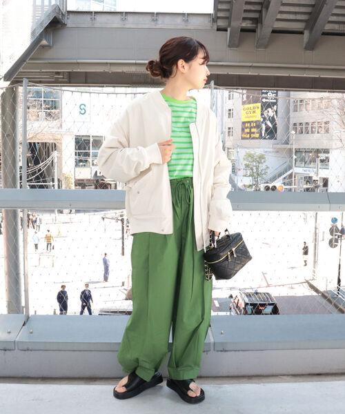 fredy repit（フレディレピ）の「MA1　ビッグシルエット ブルゾン（MA-1・レディース・ネイビー/カーキ/アイボリー・38）」の4枚目の写真