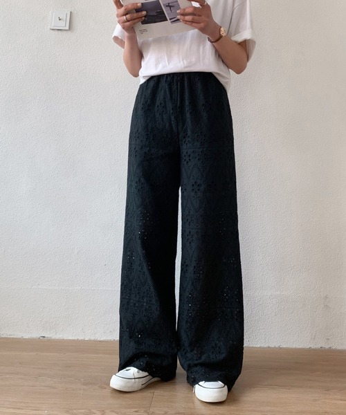 ABITOKYO(アビトーキョー)の「カットワーク刺繍セミワイドパンツ(その他パンツ・レディース・ホワイト/ブラック・M/S)」の8枚目の写真