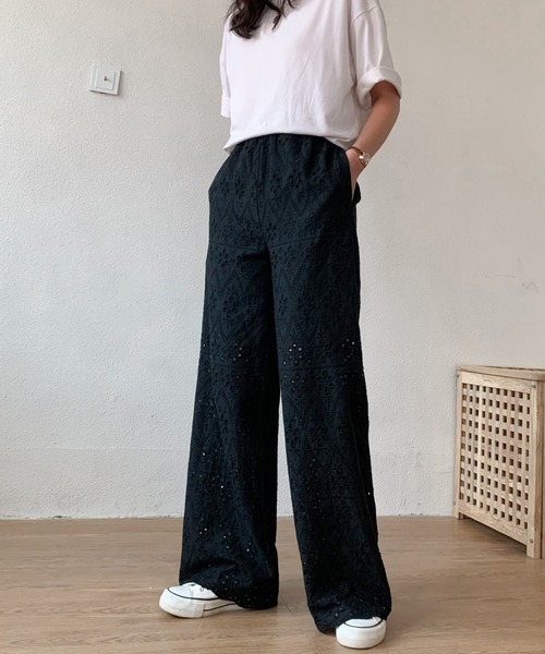 ABITOKYO(アビトーキョー)の「カットワーク刺繍セミワイドパンツ(その他パンツ・レディース・ホワイト/ブラック・M/S)」の11枚目の写真