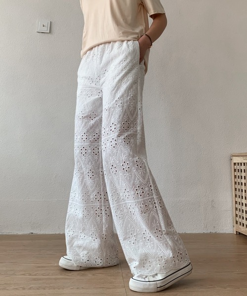 ABITOKYO(アビトーキョー)の「カットワーク刺繍セミワイドパンツ(その他パンツ・レディース・ホワイト/ブラック・M/S)」の21枚目の写真