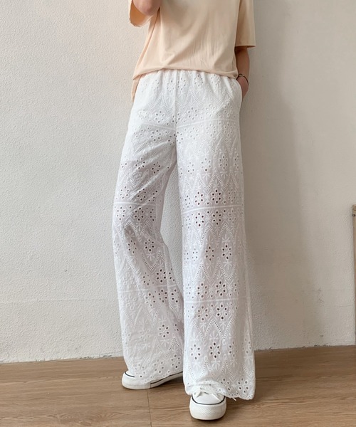 ABITOKYO(アビトーキョー)の「カットワーク刺繍セミワイドパンツ(その他パンツ・レディース・ホワイト/ブラック・M/S)」の15枚目の写真