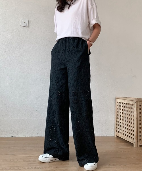 ABITOKYO(アビトーキョー)の「カットワーク刺繍セミワイドパンツ(その他パンツ・レディース・ホワイト/ブラック・M/S)」の6枚目の写真