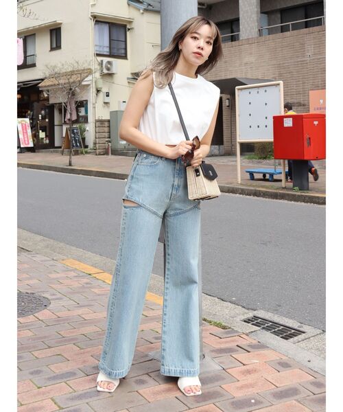 EVRIS(エヴリス)の「バックチェーンモチーフトップス(Tシャツ/カットソー・レディース・ホワイト/ブラック・FREE)」の5枚目の写真