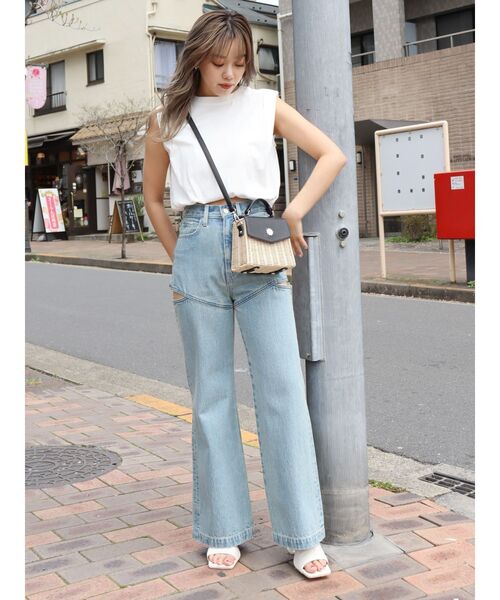 EVRIS(エヴリス)の「バックチェーンモチーフトップス(Tシャツ/カットソー・レディース・ホワイト/ブラック・FREE)」の6枚目の写真