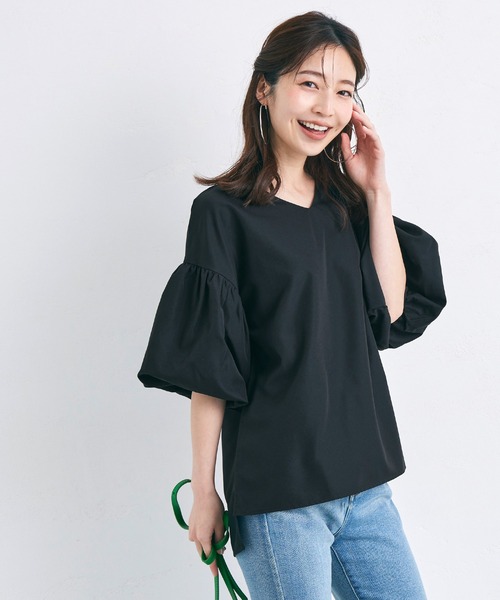 ふんわりスリーブVネックブラウス