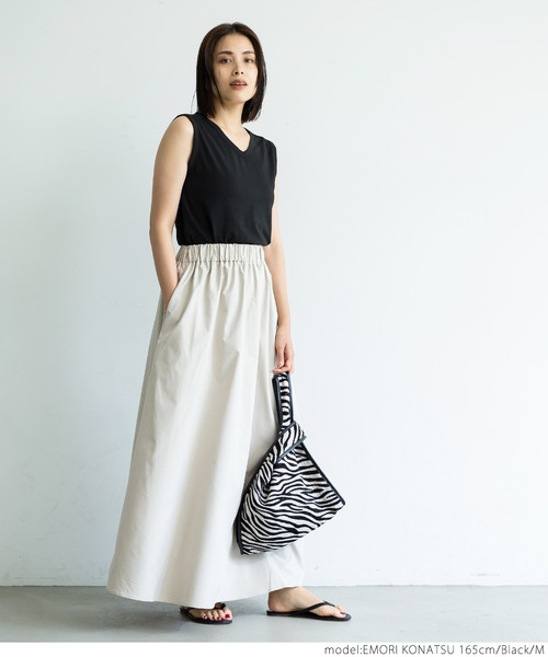 coca（coca）（コカ）の「とろみシリーズ　Vネックノースリ（タンクトップ・レディース・ホワイト/ブラック/ライトピンク・M/L）」の19枚目の写真