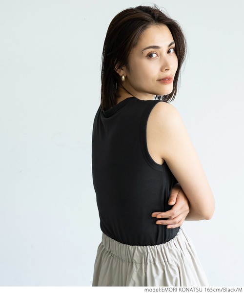coca（coca）（コカ）の「とろみシリーズ　Vネックノースリ（タンクトップ・レディース・ホワイト/ブラック/ライトピンク・M/L）」の18枚目の写真
