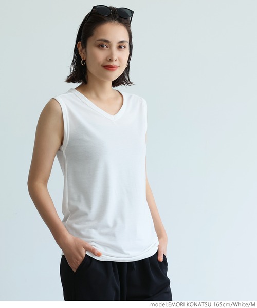 coca（coca）（コカ）の「とろみシリーズ　Vネックノースリ（タンクトップ・レディース・ホワイト/ブラック/ライトピンク・M/L）」の13枚目の写真