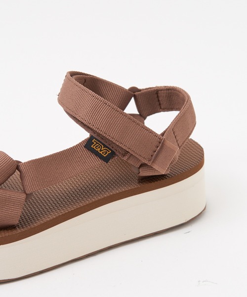 PICHE ABAHOUSE(ピシェ アバハウス)の「●Teva/FLATFORM UNIVERSAL ボリュームソールサンダル(サンダル・レディース・ブラウン/ブラック・8/7/6)」の13枚目の写真