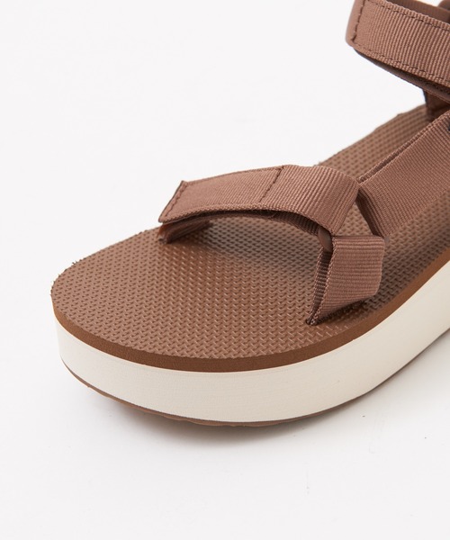 PICHE ABAHOUSE(ピシェ アバハウス)の「●Teva/FLATFORM UNIVERSAL ボリュームソールサンダル(サンダル・レディース・ブラウン/ブラック・8/7/6)」の4枚目の写真