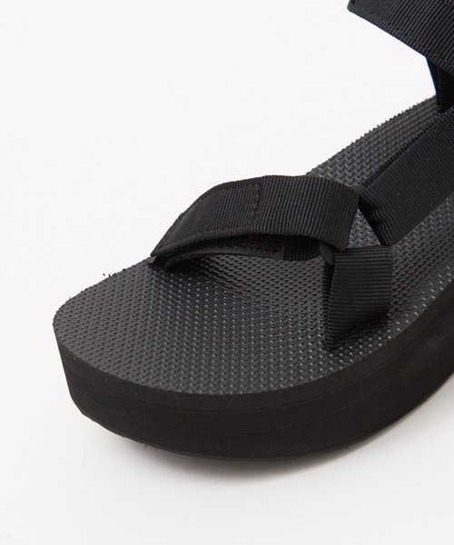 PICHE ABAHOUSE(ピシェ アバハウス)の「●Teva/FLATFORM UNIVERSAL ボリュームソールサンダル(サンダル・レディース・ブラウン/ブラック・8/7/6)」の9枚目の写真
