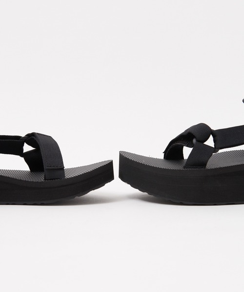 PICHE ABAHOUSE(ピシェ アバハウス)の「●Teva/FLATFORM UNIVERSAL ボリュームソールサンダル(サンダル・レディース・ブラウン/ブラック・8/7/6)」の14枚目の写真