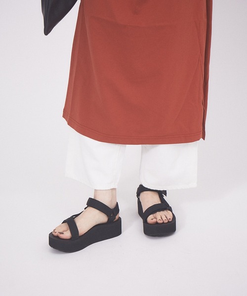 PICHE ABAHOUSE(ピシェ アバハウス)の「●Teva/FLATFORM UNIVERSAL ボリュームソールサンダル(サンダル・レディース・ブラウン/ブラック・8/7/6)」の10枚目の写真