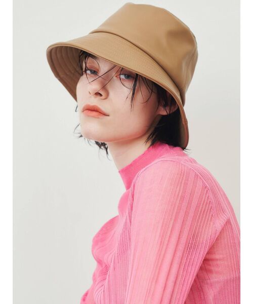 ELENDEEK(エレンディーク)の「フェイクレザーバケットハット(ハット・レディース・ブラック/ベージュ・FREE)」の13枚目の写真