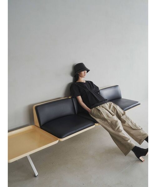 ELENDEEK(エレンディーク)の「フェイクレザーバケットハット(ハット・レディース・ブラック/ベージュ・FREE)」の5枚目の写真