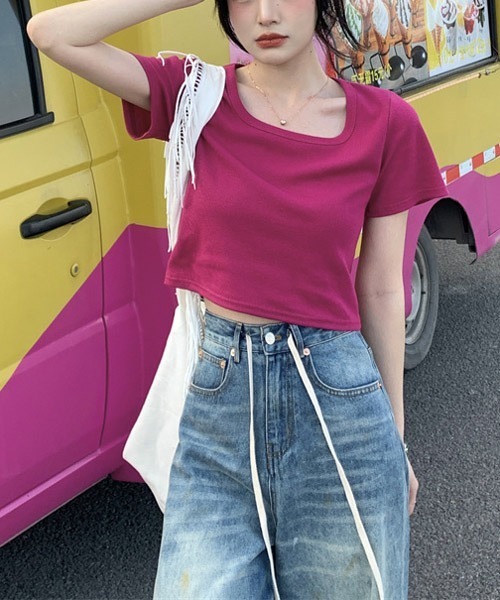 VIBGYOR Women(ヴィブジョー ウィメン)の「【KOREA SELECT】ショート丈 ラウンドネック 半袖 Tシャツ(Tシャツ/カットソー・レディース・ホワイト/ライトブルー/ブラック/パープル/グレー/ピンク/ブルー・SMALL/MEDIUM/LARGE)」の6枚目の写真