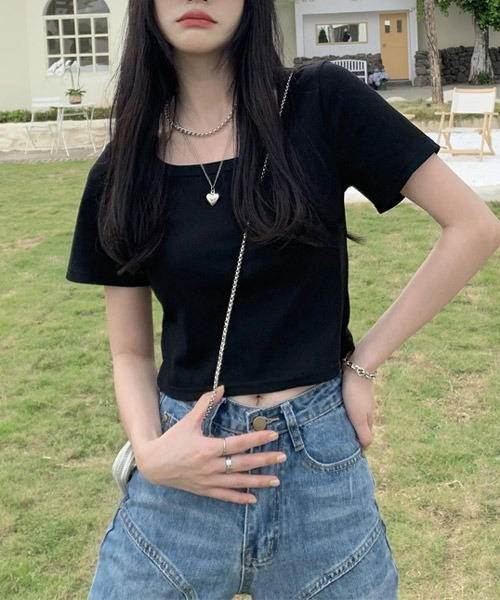 VIBGYOR Women(ヴィブジョー ウィメン)の「【KOREA SELECT】ショート丈 ラウンドネック 半袖 Tシャツ(Tシャツ/カットソー・レディース・ホワイト/ライトブルー/ブラック/パープル/グレー/ピンク/ブルー・SMALL/MEDIUM/LARGE)」の3枚目の写真