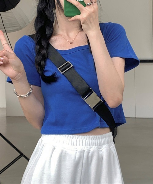 VIBGYOR Women(ヴィブジョー ウィメン)の「【KOREA SELECT】ショート丈 ラウンドネック 半袖 Tシャツ(Tシャツ/カットソー・レディース・ホワイト/ライトブルー/ブラック/パープル/グレー/ピンク/ブルー・SMALL/MEDIUM/LARGE)」の21枚目の写真