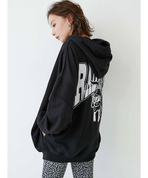 GYDA(ジェイダ)の「RADNESS BUNNYアームリブBIGパーカー(パーカー・レディース・ブラック/ピンク/ベージュ・FREE)」の4枚目の写真